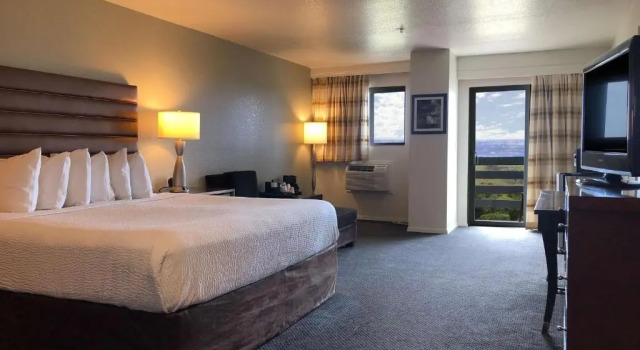 Люкс SureStay Plus Hotel by Best Western Gold Beach