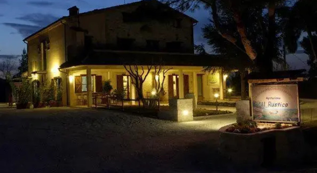 Agrituriso Il Rustico Arcevia, Rezervovat Hotel Arcevia 