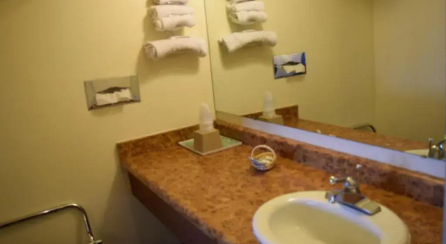 Номер Standard Travelers Inn & Suites