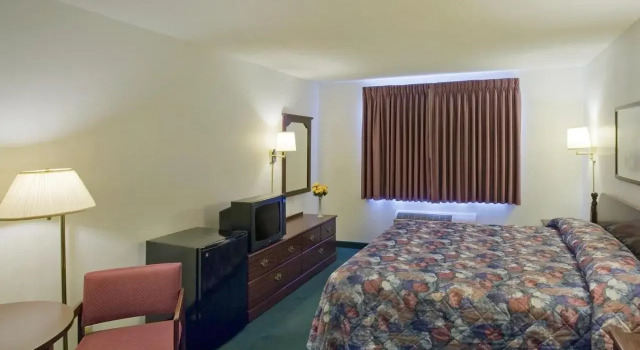Americas Best Value Inn Holts Summit/Jefferson City, Prenota Hotel Holts Summit Missouri