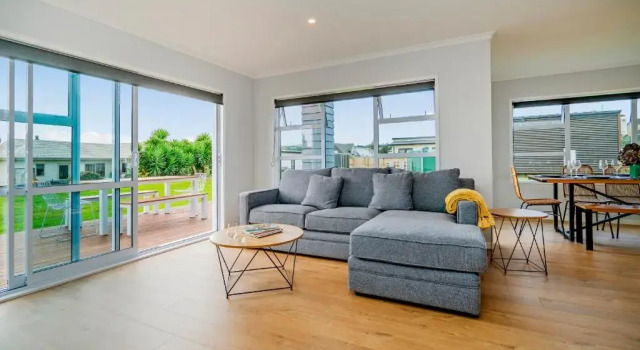 Seascape - Cooks Beach Holiday Home, Boek Hotel Whitianga 