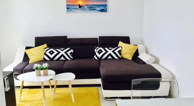 New Apartments Sunshine, Забронировать Апартаменты/квартира Отели Примоштен с бассейном, рядом с Частный Пляж «Виллы Мирьяна», Бассейн