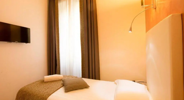 Одноместный номер Comfort Floris Hotel
