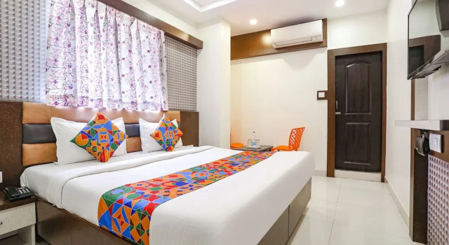 Номер Deluxe Fabexpress Geeta Palace