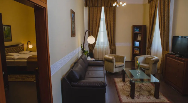 Люкс с красивым видом из окна Főnix Wellness Resort