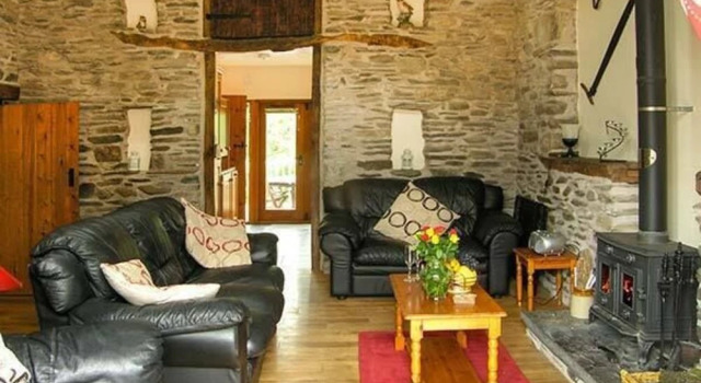 Ystabl, Book Hotel Llangollen 