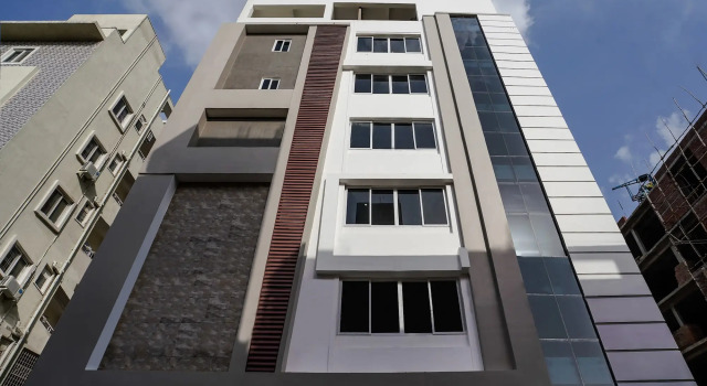 OYO 14745 Veeraj Suites, Rezerwuj Hotel Hajdarabad 