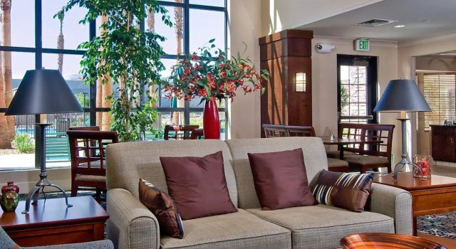 Staybridge Suites Palmdale, an IHG Hotel, Buchen Sie Hotel Hotels in Palmdale mit Pool, Schwimmbad