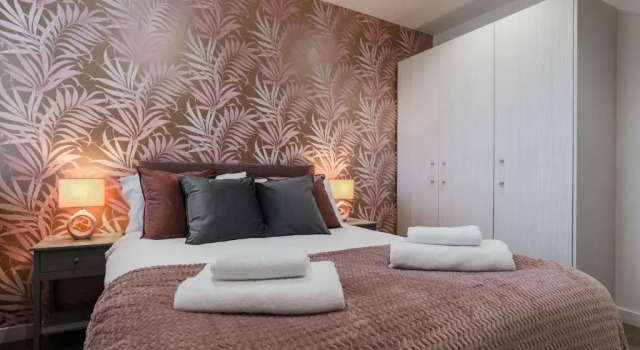 Апартаменты Beautiful Modern Décor Apartment in the Centre of Slough