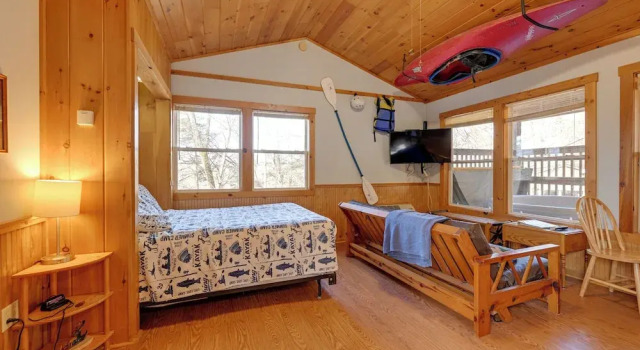 Cabin w/ Hot Tub - Near Nantahala Outdoor Center!, Buchen Sie Hotel Bryson City Great Smoky Mountains