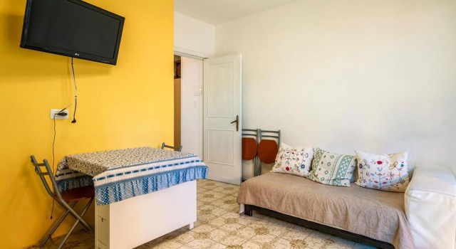 Stunning Home in Roseto Degli Abruzzi With Wifi and 2 Bedrooms, Book Hotel Hotels in Abruzzo with Parking, Parking