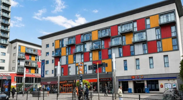 Wembley Garden Retreat 4BR Sleeps 7 Near Station, Забронировать Дом для отпуска Виллы Большого Лондона, Вилла