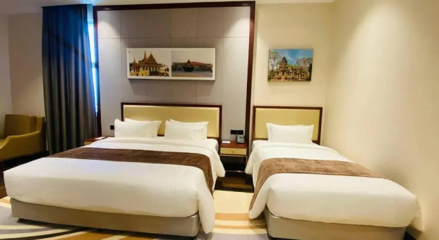 Семейный люкс V V Hotel Battambang