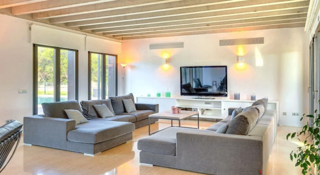 Вилла с 5 комнатами с балконом Villa Carlaixa