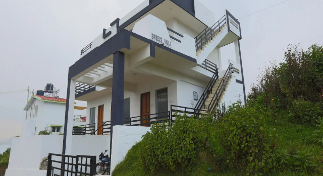 OYO 78095 Breeze Villa