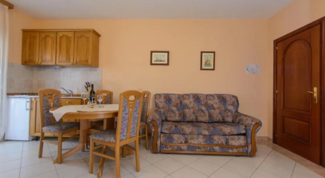 Апартаменты с 2 комнатами Maca Apartments & Suites with Heated pool near beach 50m