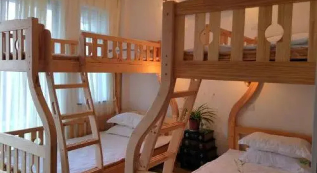 Deqing Qianxi Nianba Youth Hostel, Prenota Ostello Deqing Zhejiang