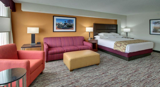 Номер Superior Drury Inn & Suites Bowling Green