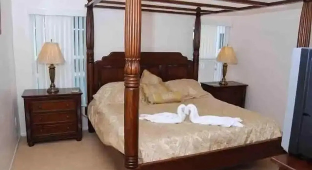 Executive Vacation Home Near Disney Perfect for Large Families!