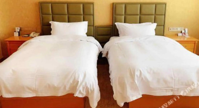 Oriental Hotel Quzhou West Area, Prenota Hotel Hotel a Quzhou con parcheggio, Parcheggio