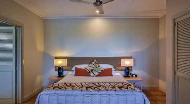 Люкс c 1 комнатой с видом на залив Moonlight Bay Suites