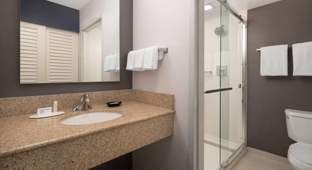 Четырёхместный номер Standard Courtyard Fremont Silicon Valley