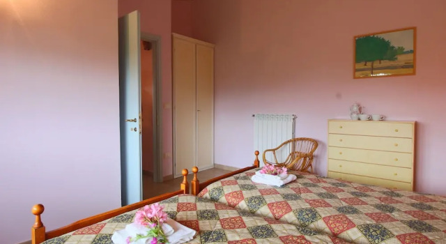 Scenic Farmhouse with Swimming Pool by Forest in Sorano