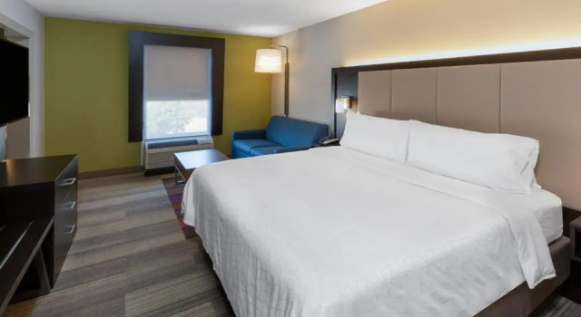 Четырёхместный люкс Holiday Inn Express Minden by IHG
