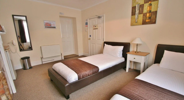 Central Hotel Cheltenham by Roomsbooked, Забронировать Отель Отели Челтнем с парковкой, рядом с Питтвилль-Парк, Парковка