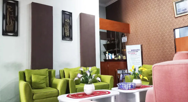 Hotel Syariah GS HERITAGE, Kota Metro, Book Hotel Hotels in Sumatra with Breakfast, Breakfasts