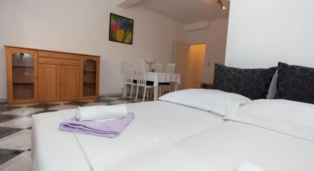 Студия Apartments Damjanovic