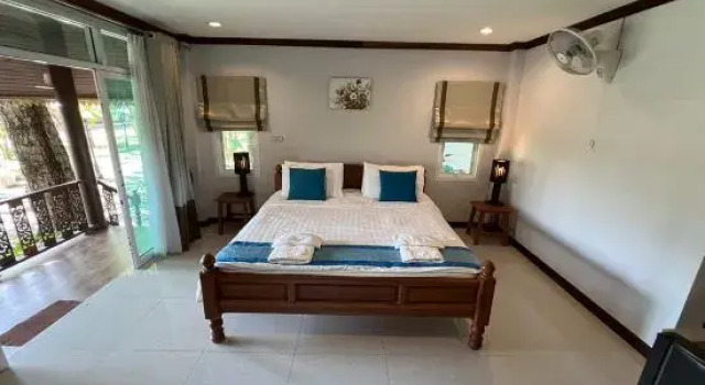 Номер Standard Baan Nam Pen Resort
