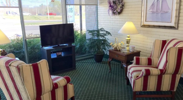 Colony House Motor Lodge, Buchen Sie Hotel Roanoke Virginia