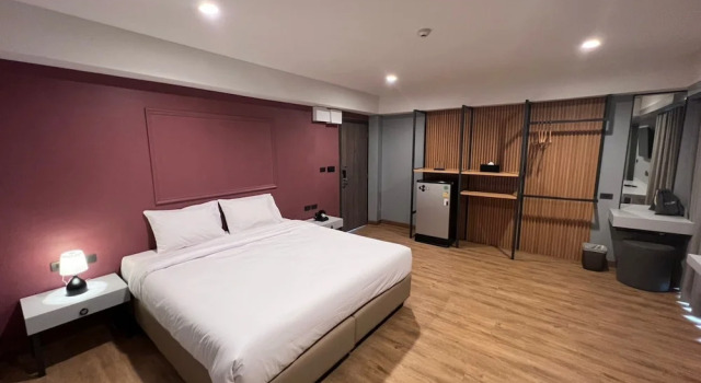 Двухместный номер Standard с балконом Lima Hotel
