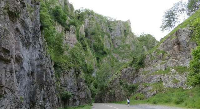 Апартаменты The Mendip is on cheddar bridge park