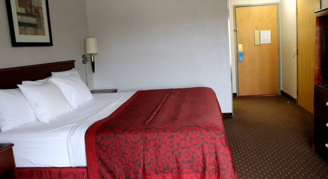Двухместный номер Days Inn & Suites by Wyndham Bloomington/Normal IL