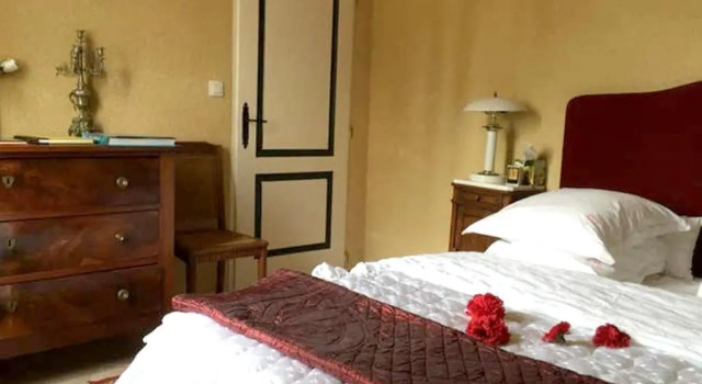 Maison de 4 chambres avec jardin amenage et wifi a Arles, Забронировать Отель Отели Арля с парковкой, Парковка