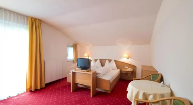 Номер Superior Hotel Quellenhof