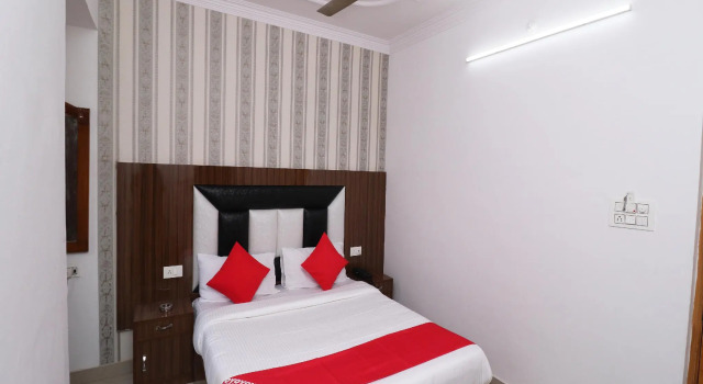 Oyo 30290 Hotel Kanhaiya, Rezervovat Hotel Haridvár Uttarakhand