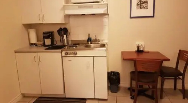 Cozy Little Studio by Amazing Property Rentals, Rezerwuj Hotel Hotele 3-gwiazdkowe w Outaouais, 3*