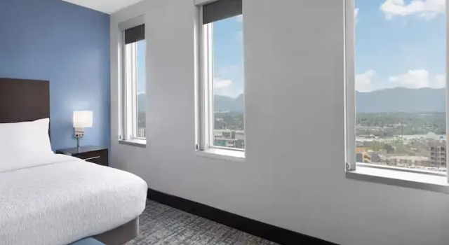 Люкс с видом на горы Homewood Suites- Denver Downtown Convention Center