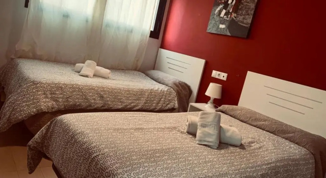 Апартаменты Apartamentos 16:9 Suites Almería