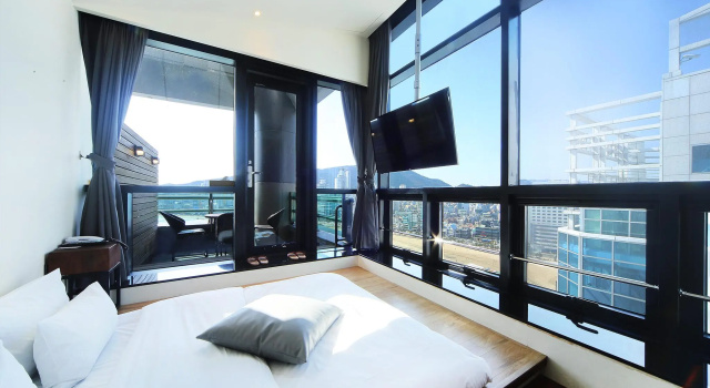 Номер Deluxe H Avenue Hotel Gwangalli branch
