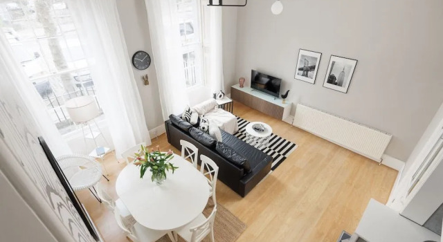 Stunning Arty Apartment & mezzanine, Забронировать Апартаменты/квартира Плимут Девон, рядом с Cathedral Church of St Mary and St Boniface