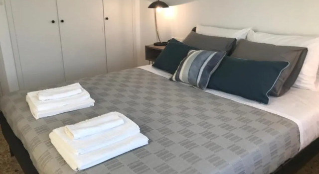 Коттедж Patrikó-Bright 3-bedroom vacation home, 200m from the beach.