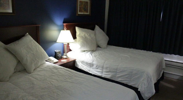 Morinville Plaza & Suites, Rezervați Hotel Bon Accord Central Alberta