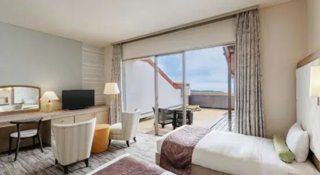 Номер Premium Toba Ocean Resort