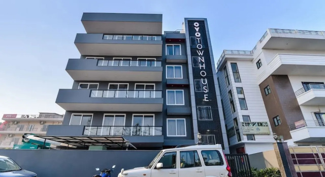 OYO Townhouse 079 Sector 46