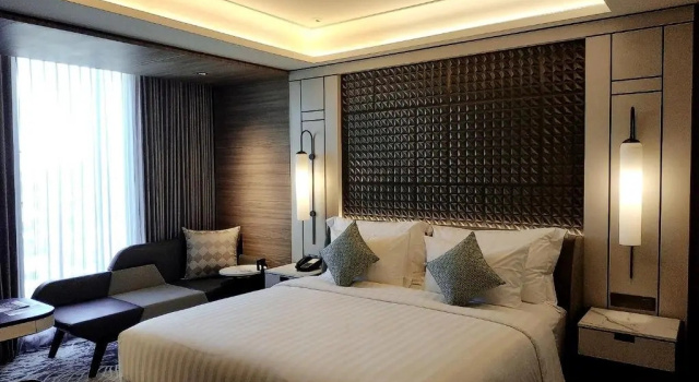 Номер Executive с видом на город Movenpick Surabaya City