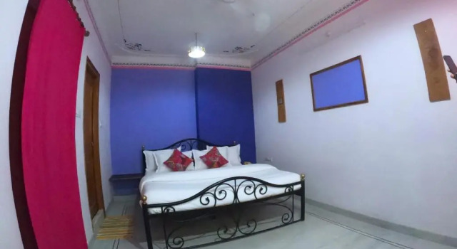 Little Peepal House